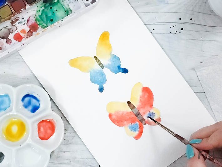 painting butterflies in watercolor tutorial